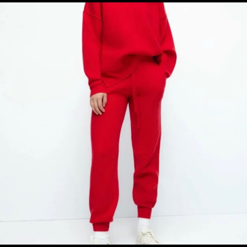Zara knit jogging suit bright red. Size M. New!